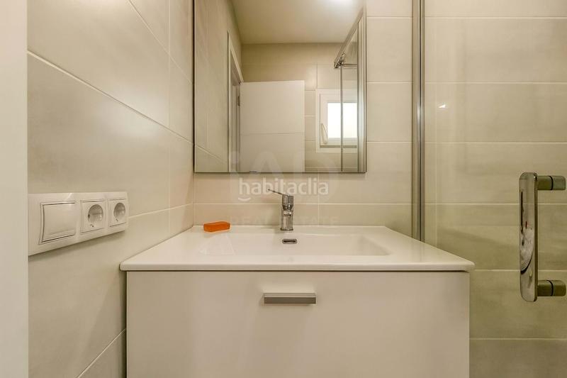 Foto f5d01e76-f5b7-43c9-863f-e52edcae847b. Flat with heating in Campello Playa Campello (el)