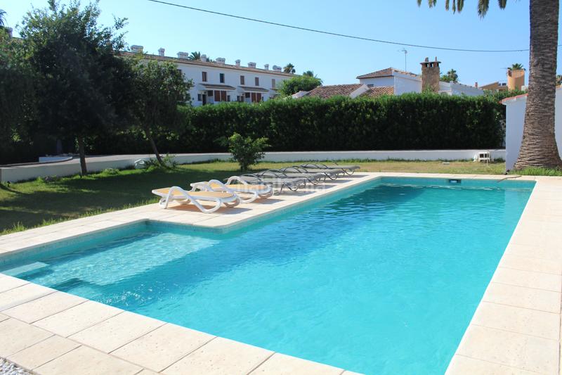 Foto f67bcc7c-a0bc-4251-b9a7-72b0cdf4d38e. Casa amb calefacció aparcament piscina a Centro Urbano Dénia