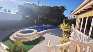 Chalet en Cabo Roig