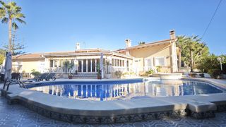 Chalet en Cabo Roig