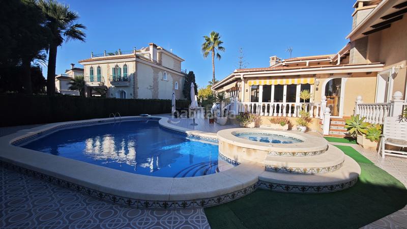 Foto 1a684eca-9168-47f3-9db1-6da3829d9297. Chalet en calle huracán 2 en Cabo Roig Orihuela