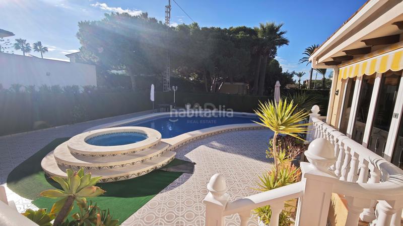 Foto 6631f726-3d22-43e2-bc46-c4a2b63bf9c9. Chalet in calle huracán 2 in Cabo Roig Orihuela