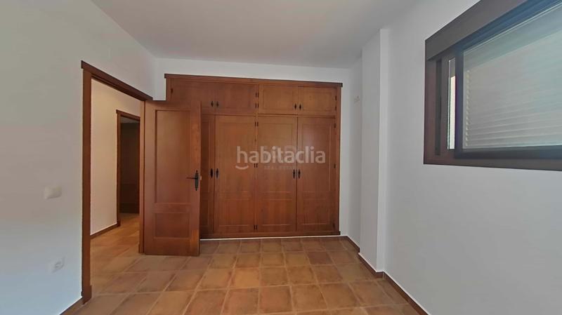 Foto c543a7be-0135-421e-b1e5-186b8af365f9. Casa aparellada amb calefacció aparcament a Los Gallos Chiclana de la Frontera