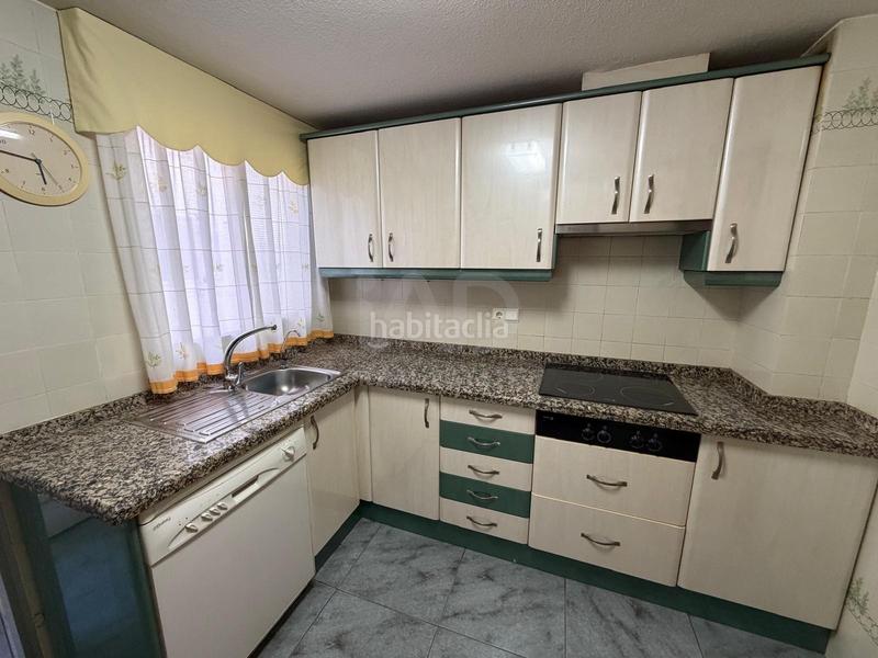 Foto 0a6e9a2c-d9ed-4790-8c2c-c2091e08c56c. Appartement dans calle catedrático daniel jiménez de cisneros 27 dans Alicante
