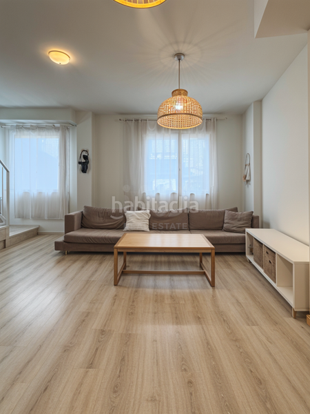 Foto 41e5f7ff-e0c5-42cd-927f-b6e39a9b3167. Duplex avec parking dans Sanlúcar la Mayor