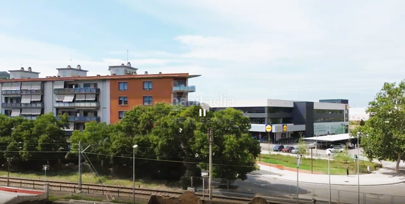 Foto f88008da-9b0a-4f0b-bd09-f909b23e96cd. Pis amb calefacció aparcament piscina a Mas Rampinyo - Montcada Nova - Carrerada Montcada i Reixac