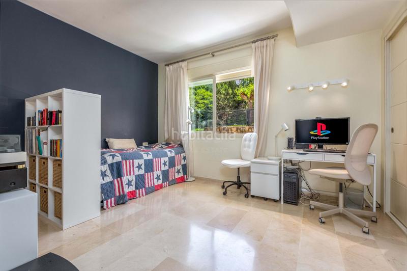 Foto f0d90360-1cfe-4238-bddd-9b31a249cbff. Casa aparellada amb calefacció aparcament piscina a Mijas