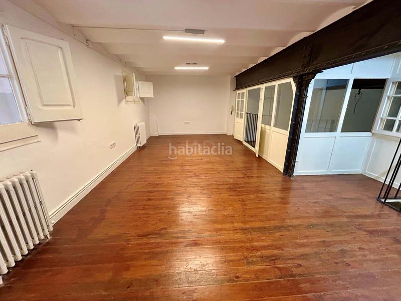 Foto a07b13e7-ad53-46d4-915b-5a2bf5f2188c. Local comercial en El Poble Sec - Parc de Montjuïc Barcelona