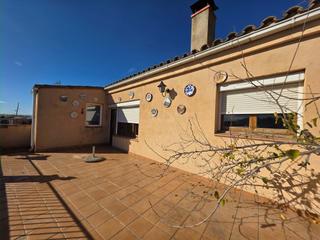 Casa aparellada a Albesa