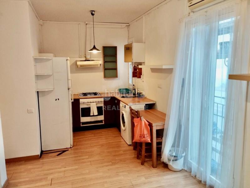 Foto c8a5badb-02cd-437a-919c-fca745d0064d. Penthouse with heating in Raval Barcelona