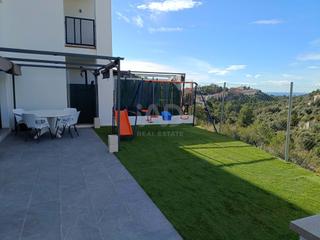 Casa aparellada a Segur de dalt