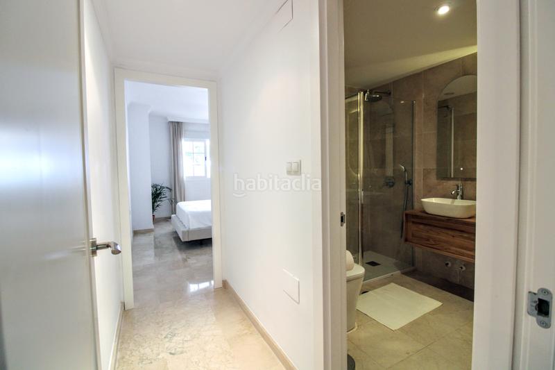 Foto 067010e5-7cc7-458c-92d6-804529ca7fea. Etagenwohnung mit parking pool in Río Real Marbella