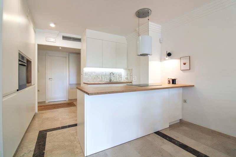 Foto 432fe376-bb09-4fe4-a2b1-5a215ab96ef3. Etagenwohnung mit parking pool in Río Real Marbella