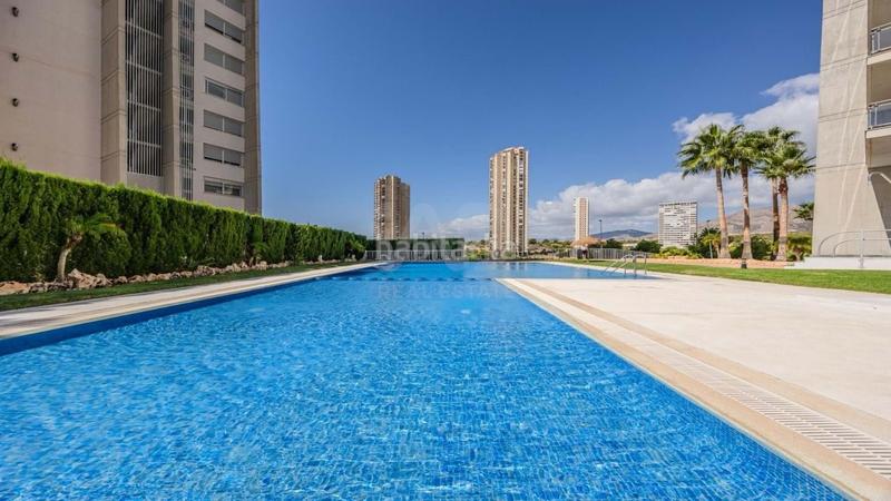 Foto a8c2692b-a052-4a60-9c1a-f8509d1ea856. Rent flat with parking pool in Via Parque Benidorm