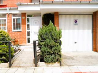 Chalet in Trobajo del camino