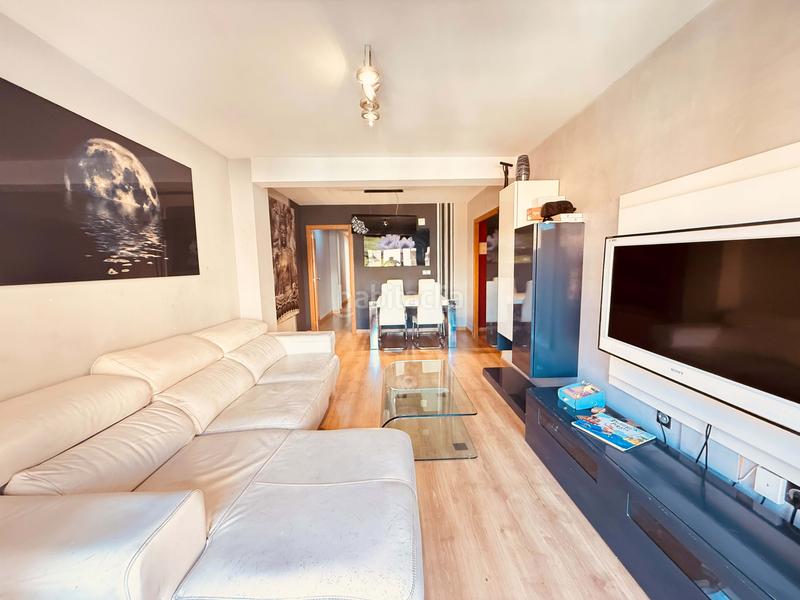 Foto f9ab60f5-2c4b-4b2c-a66a-7c365a315b48. Pis amb calefacció a Campello Playa Campello (el)