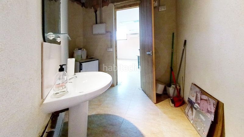 Foto d0e54ac2-6d44-424f-afaa-e4daa461f84a. Local comercial en Borges Blanques (Les)