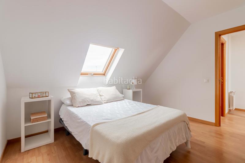 Foto 5730f6fb-2372-4c05-9996-b2d8d2cdbfd3. Dachwohnung mit heizung in Valdeacederas Madrid