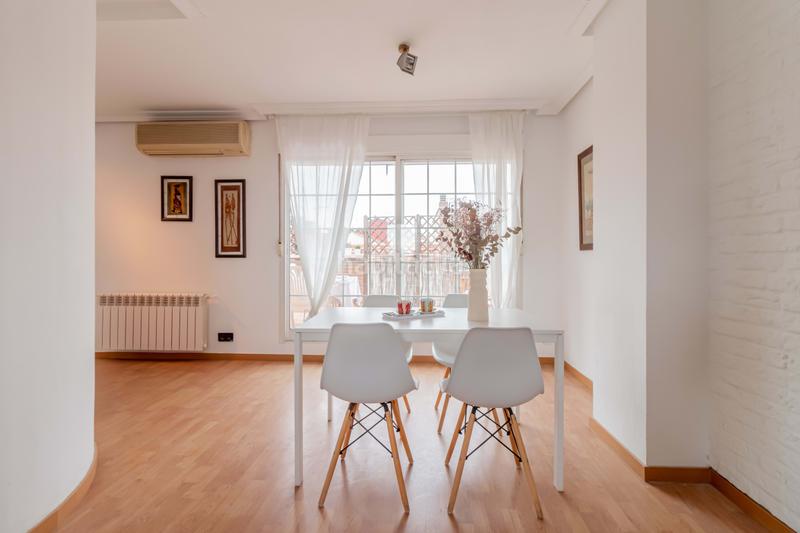 Foto e61d6114-fb84-4dfe-8f98-653d4933faa5. Dachwohnung mit heizung in Valdeacederas Madrid