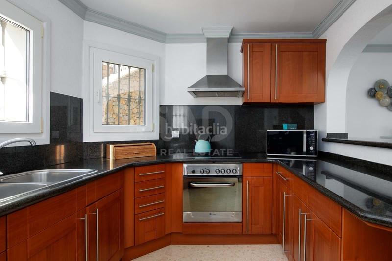 Foto 6e5f72a6-0e49-4eab-8dc8-e8da9cef7e94. Alquiler casa en Centro Urbano Dénia