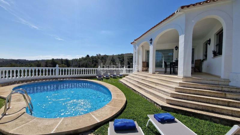 Foto f4325687-bae4-4050-8f40-bcbdbf58677d. Rent house in Centro Urbano Dénia