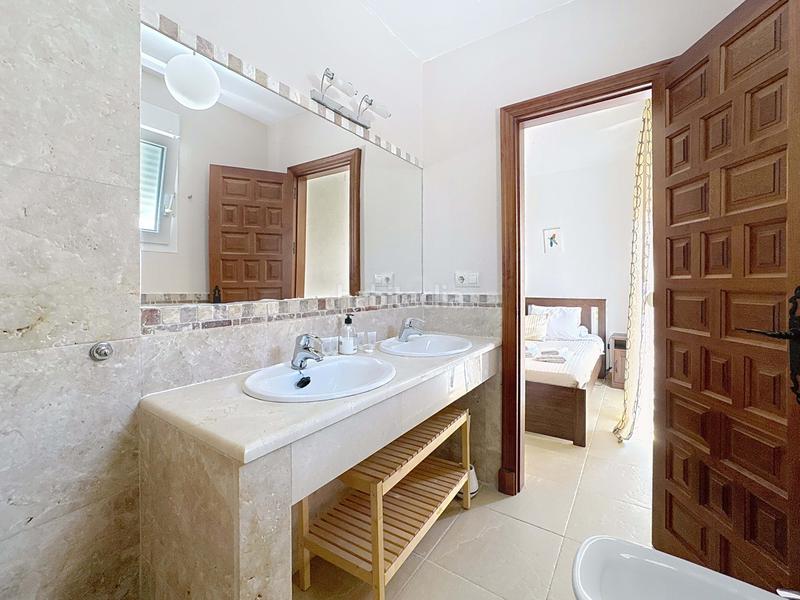 Foto de1cb95f-1c8d-4c23-8268-081f9e59bfb4. Maison jumelée avec chauffage piscine dans Tarifa ciudad Tarifa