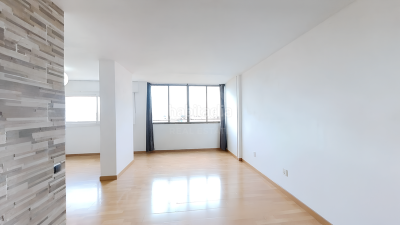 Foto 34db2777-fafe-4f45-92bd-43ac4f82da6d. Etagenwohnung mit heizung in La Marina del Port Barcelona