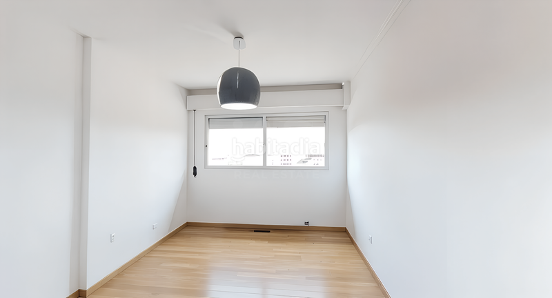 Foto f11fd1bf-02f5-4e3d-b1b6-3150e7e40f5f. Etagenwohnung mit heizung in La Marina del Port Barcelona