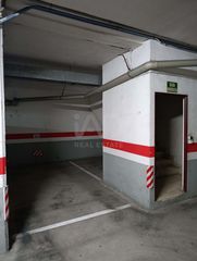 Parking voiture à Sector V