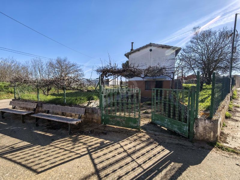 Foto 82a7ec60-27f7-458a-9d91-b7377decae2f. Edifici a Pajares de los Oteros