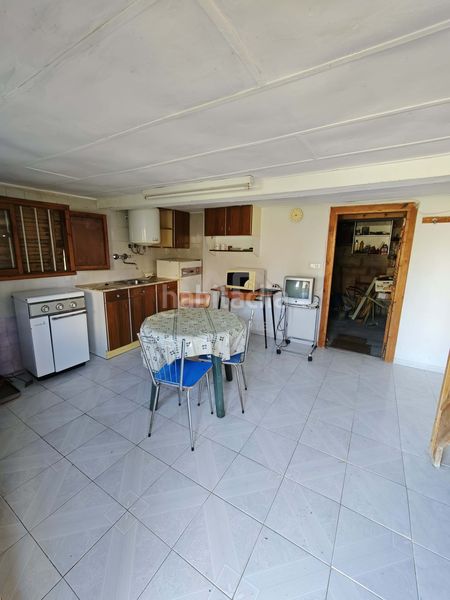 Foto 85ed114b-b770-480f-8bb8-02e783ed3bfd. Edifici a Pajares de los Oteros