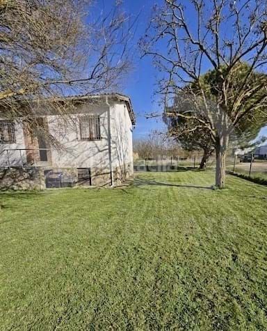 Foto afa117b6-6f36-4592-90fe-ece591c28212. Edifici a Pajares de los Oteros