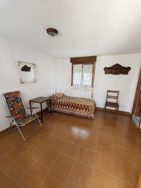 Foto bacffb4b-578e-47f2-aeeb-ac92d9ea6928. Edifici a Pajares de los Oteros