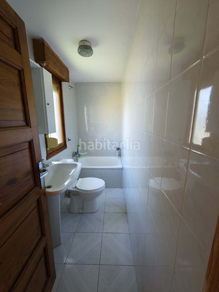 Foto c2d178ea-d205-48fd-bd12-f93f100277f0. Edifici a Pajares de los Oteros