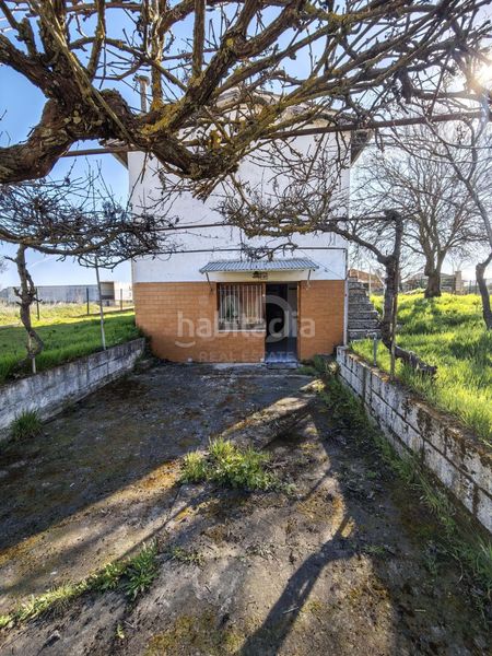 Foto c88aedc3-c5df-4527-aa63-6824973c1f76. Edifici a Pajares de los Oteros