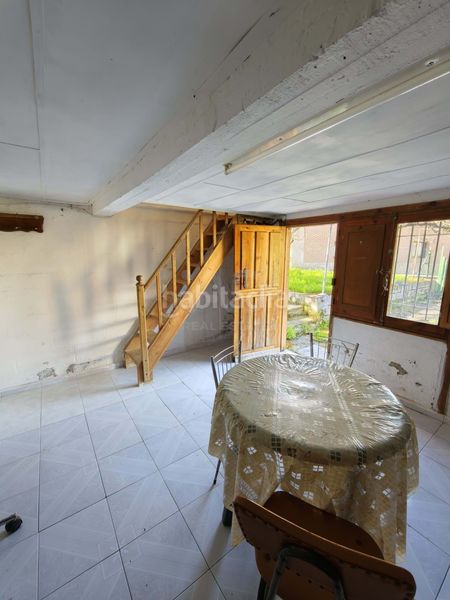 Foto f9dacde3-06b1-4b0a-8575-370f54507408. Edifici a Pajares de los Oteros