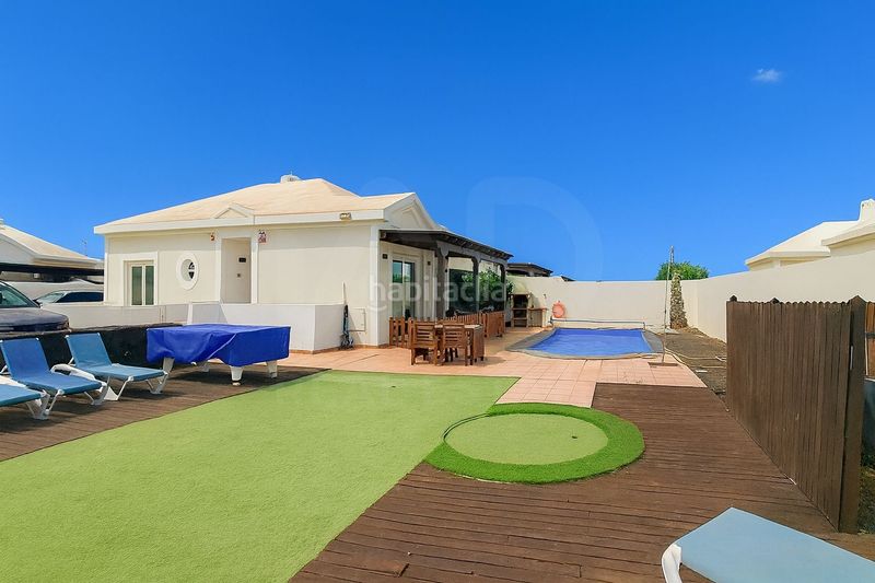 Foto c3c7ab00-ec72-4cf4-800d-4eaa017b2e17. Casa amb piscina a Playa Blanca Yaiza