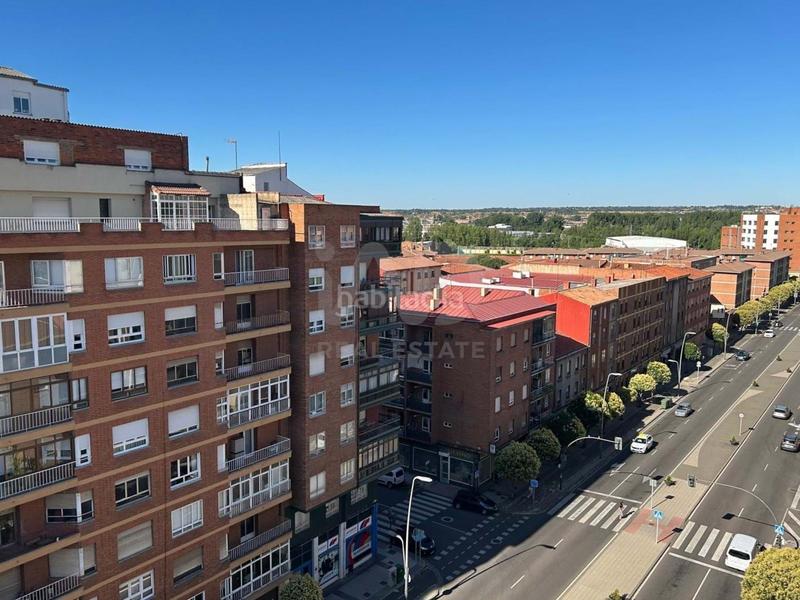 Foto 9def2bcd-d9e9-4948-aa3f-1f814d2bc22d. Piso en San Claudio - La Chantría León