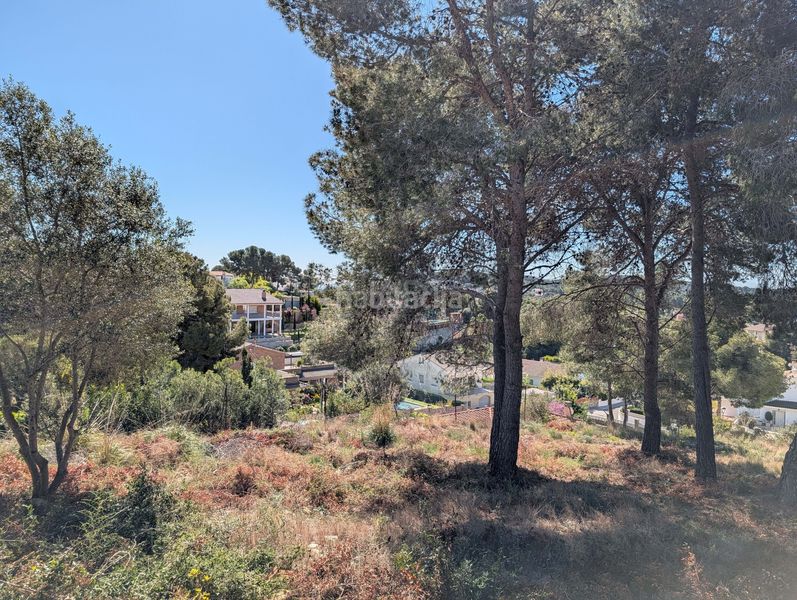 Foto b55261c2-15aa-445f-942d-adb326e30214. Terreny residencial a costa Cunit - els jardins - els rosers Cunit