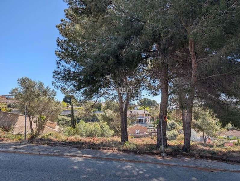 Foto f76a79bf-7390-4235-8fd7-deb9a939f22e. Terreny residencial a costa Cunit - els jardins - els rosers Cunit