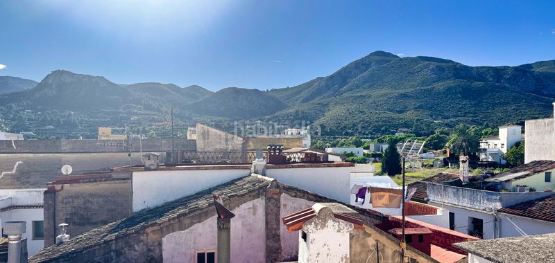 Foto 2bd24ab8-6fe7-4e6f-8f1f-56ae6eb91cdc. Edificio in Pego