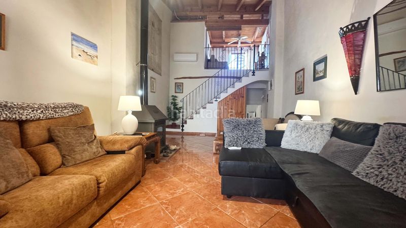 Foto 2fec6b1b-6fbb-4563-aeb6-cfd9dd7588a1. Edificio in Pego