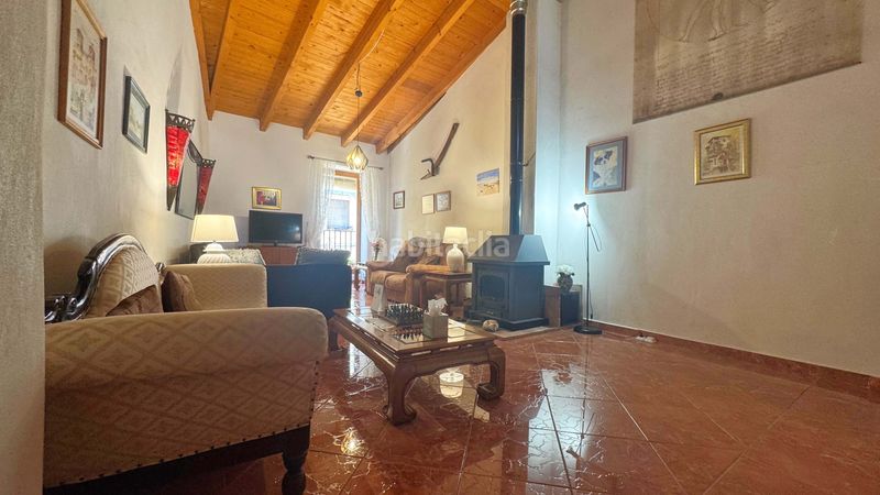 Foto 6bde58ea-10df-4874-a546-10b8fdc3ba22. Edificio in Pego