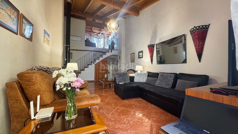 Foto 8243d812-3cd0-4509-93a2-d6082d3438d6. Edificio in Pego