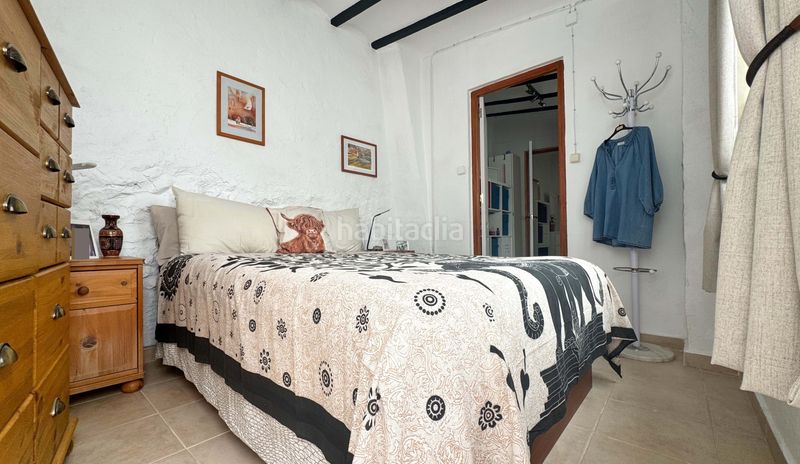 Foto bda8fe4a-3a21-466a-825d-f505fcec9915. Edificio in Pego