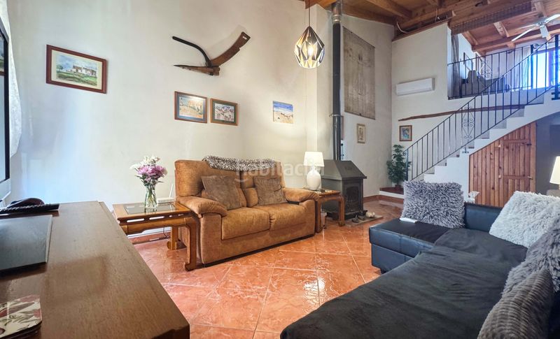 Foto bddc36da-e0f2-4667-89e4-28ac684ac8f0. Edificio in Pego