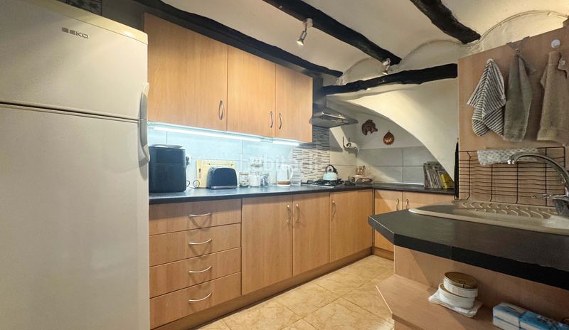 Foto d6a6f96c-65f6-4d48-9281-5203a31ac844. Edificio in Pego