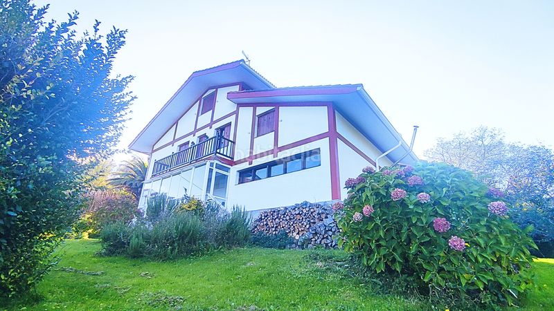 Foto f921146a-96bd-4f57-94c2-e151ad65fa49. Casa amb calefacció aparcament a Bermeo