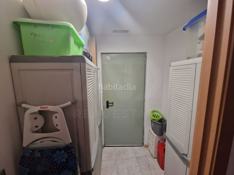 Foto cb76cfcf-c36e-4c26-8e9d-b20f93690550. Aparcament cotxe a Bufalà Badalona