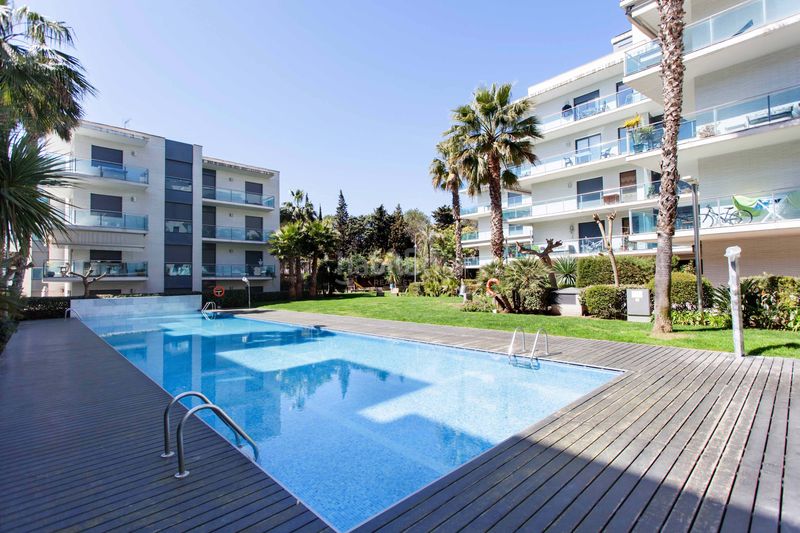 Foto c7102880-3b50-4be9-8faa-28eb3bce0985. Pis amb calefacció piscina a Fenals Lloret de Mar